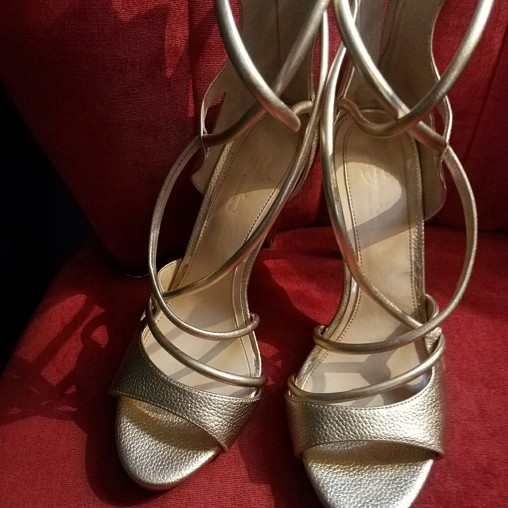 Shoes - Picture 3 of 4